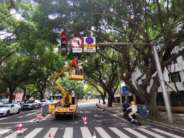 道路标识牌